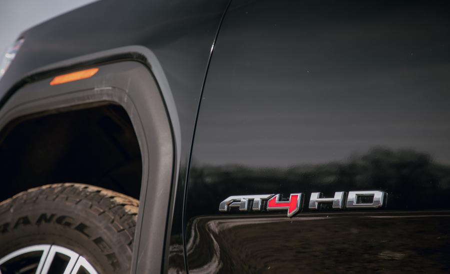 Детали экстерьера GMC Sierra 2500 HD AT4 Crew Cab 2019 года  (фото 32 из 40)